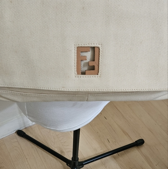 Authentic FENDI Natural Canvas Baguette Crossbody Bag With Leather Trim & Logo - Picture 7 of 10